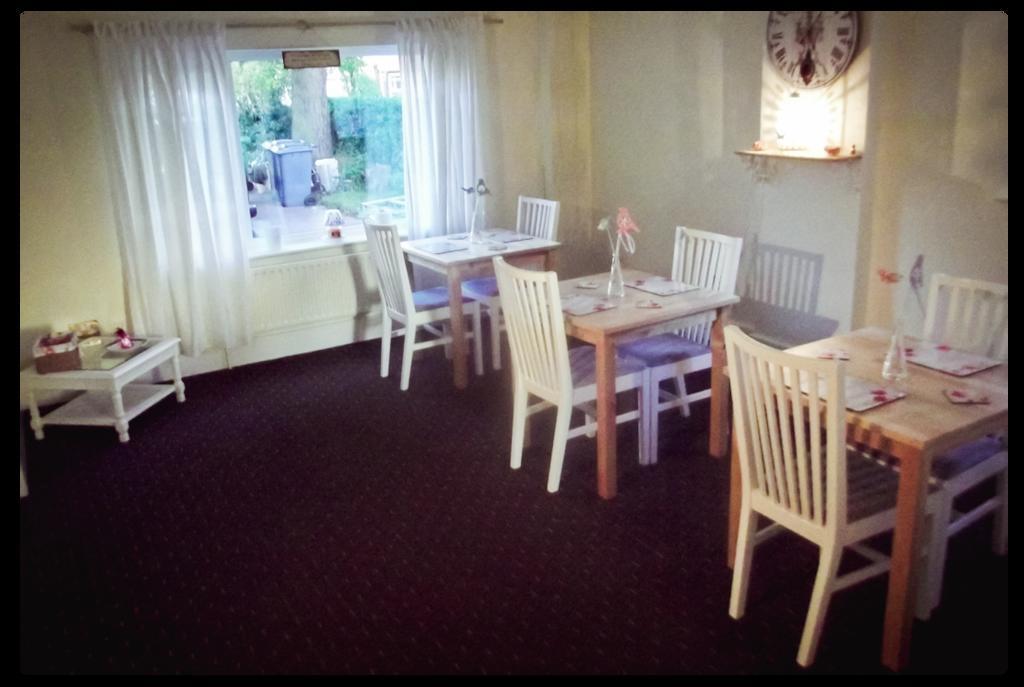 Broad Oaks B&B โซลิฮัล ภายนอก รูปภาพ