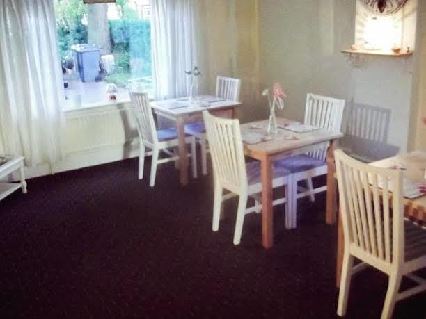 Broad Oaks B&B โซลิฮัล ภายนอก รูปภาพ